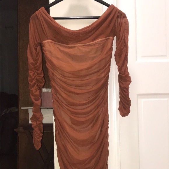 Ready In A Ruched Off Shoulder Midi Dress - Picture 10 of 10